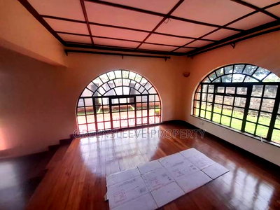 Commercial House - Image 11