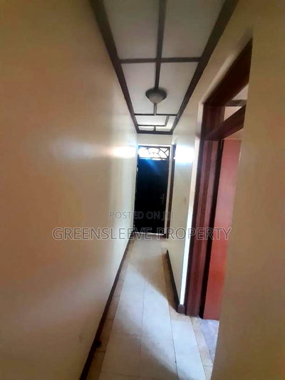 Commercial House - Image 10