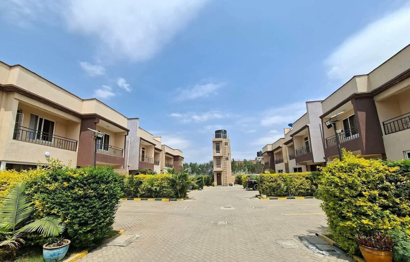 4BR Townhouse with DSQ & Spacious Living - Syokimau