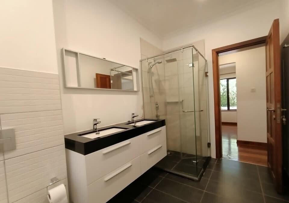 5BR Townhouse in Exclusive 8-Home Gated Community - Kileleshwa