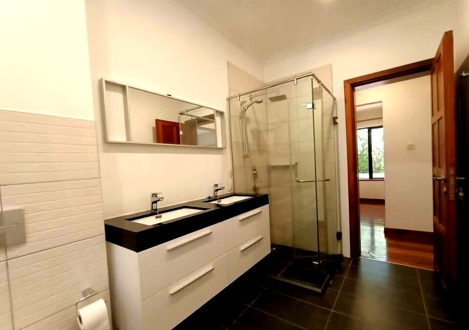 5BR Townhouse in Exclusive 8-Home Gated Community - Kileleshwa