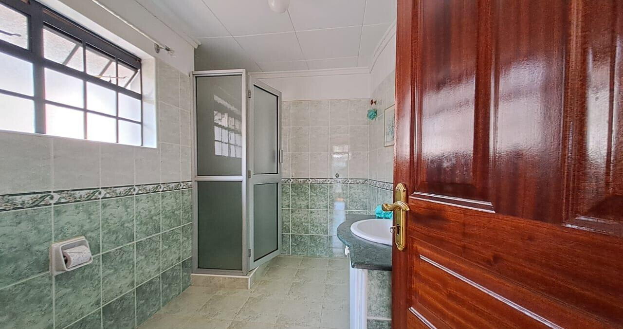 4-Ensuite Townhouse with DSQ & Private Garden - Westlands
