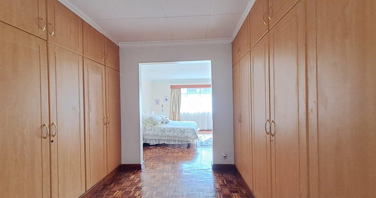 4-Ensuite Townhouse with DSQ & Private Garden - Westlands
