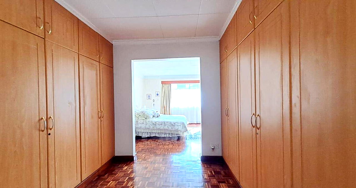 4-Ensuite Townhouse with DSQ & Private Garden - Westlands