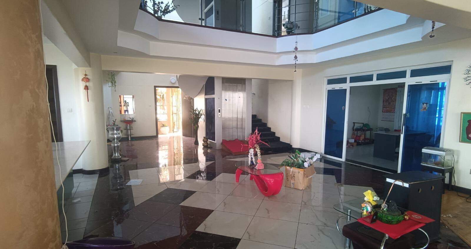 7-Bedroom 3-Level Penthouse with Pool & Gym - Kileleshwa