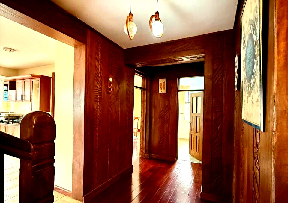 Half-Acre 4BR Townhouse with Ready Title – Near Galleria, Karen