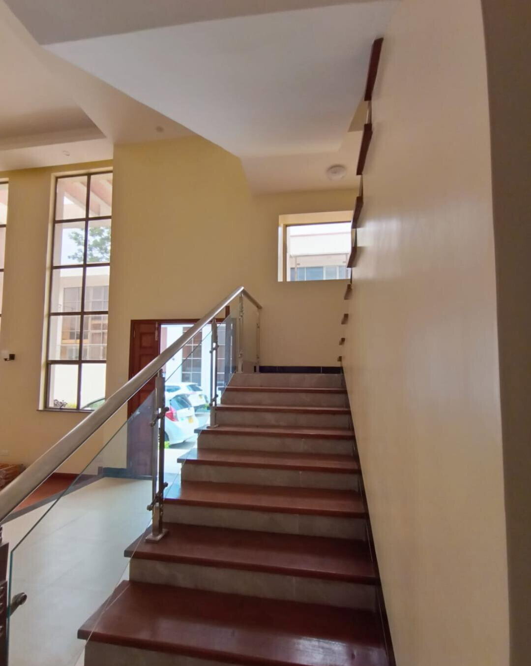 5-Ensuite Townhouse with Rooftop Terrace & Home Office - Lavington