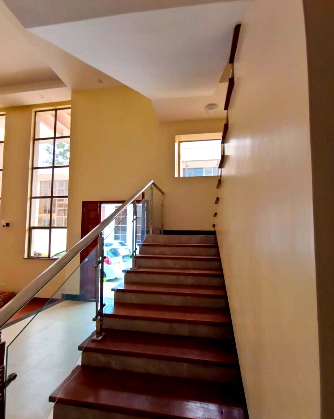5-Ensuite Townhouse with Rooftop Terrace & Home Office - Lavington