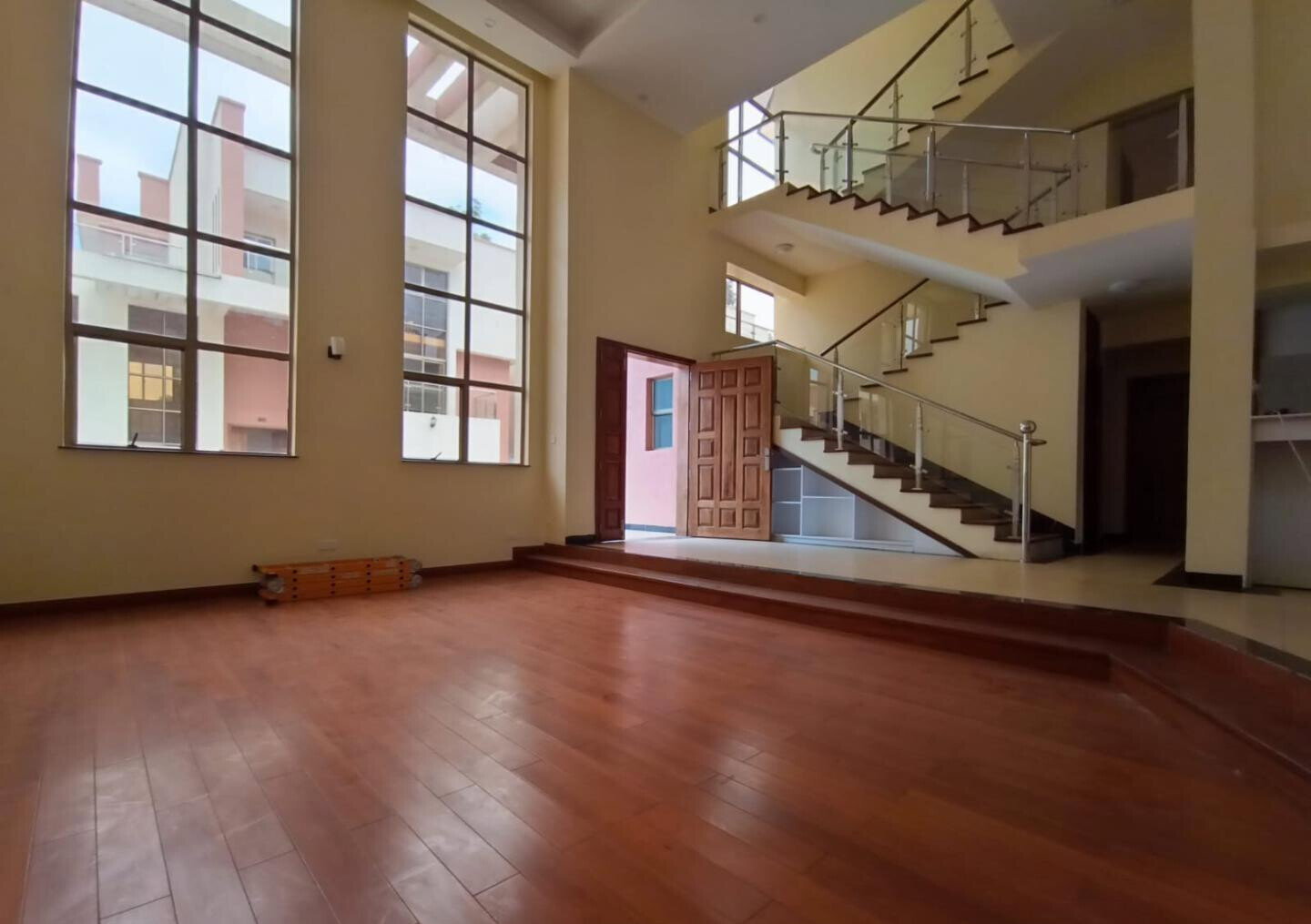 5-Ensuite Townhouse with Rooftop Terrace & Home Office - Lavington