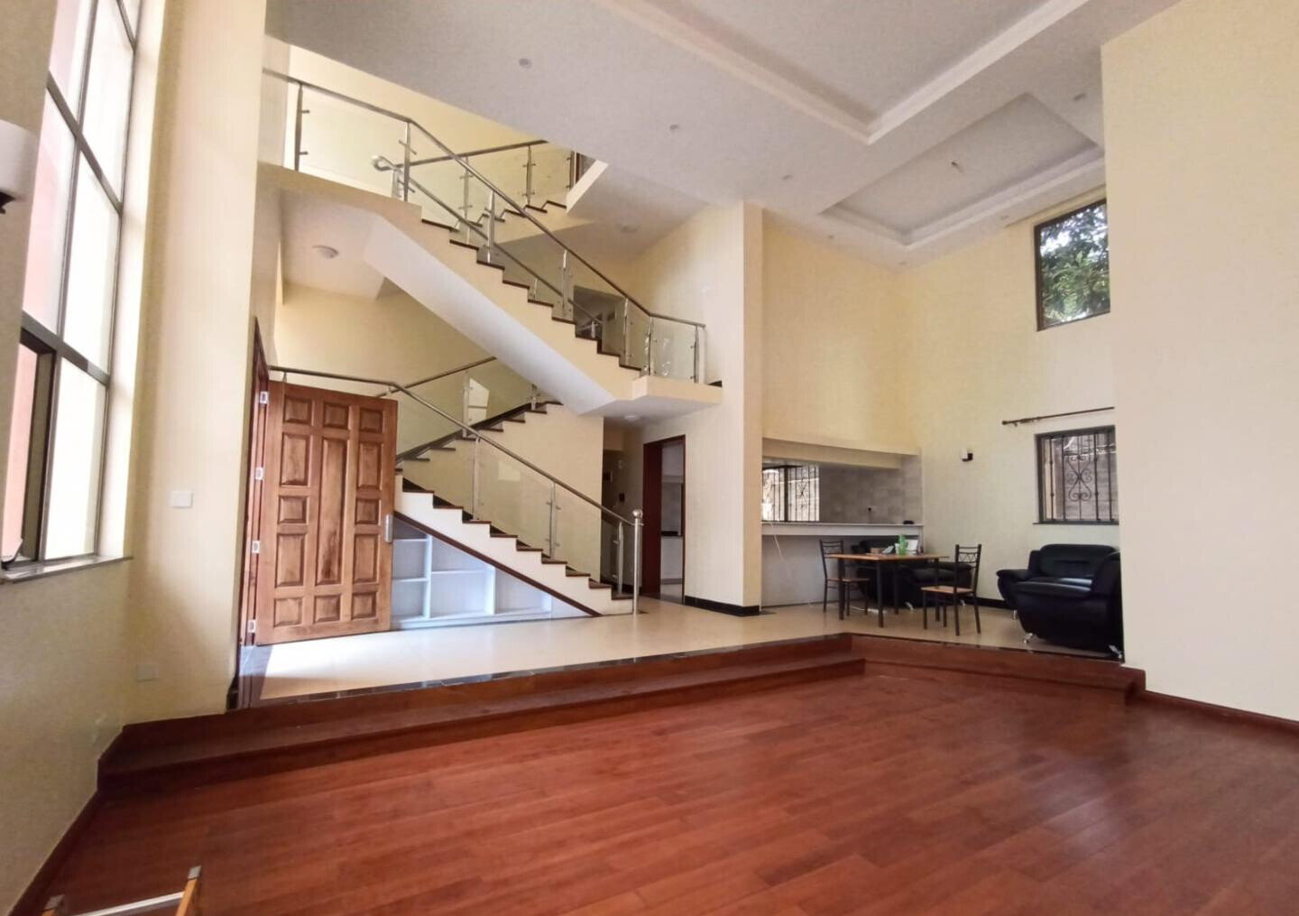 5-Ensuite Townhouse with Rooftop Terrace & Home Office - Lavington