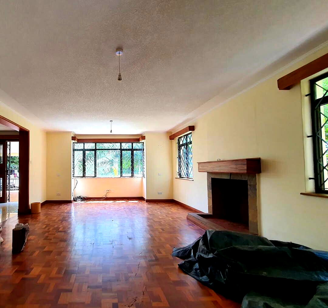 4-Ensuite Townhouse with Private Garden & Generator - Lavington