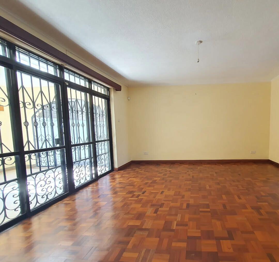 4-Ensuite Townhouse with Private Garden & Generator - Lavington
