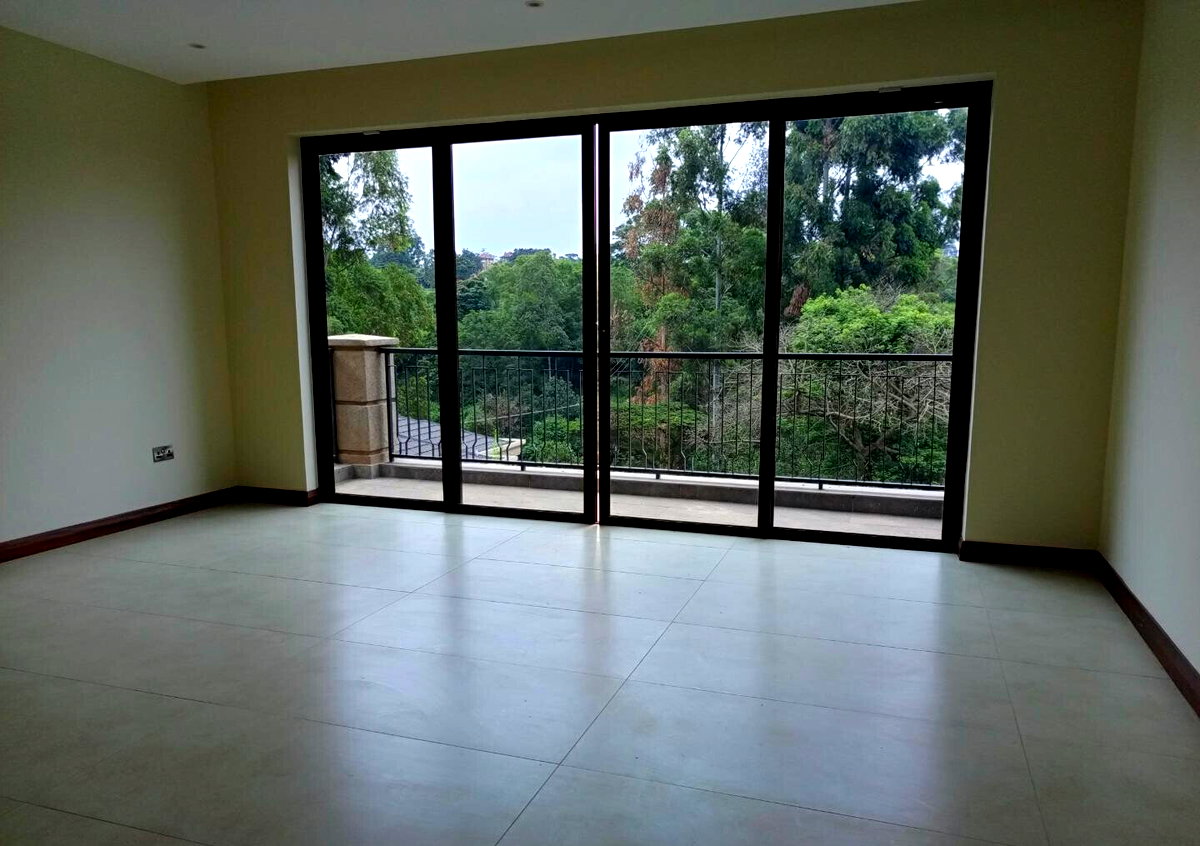 5BR Townhouse with Basement Entertainment & DSQ - Kitisuru