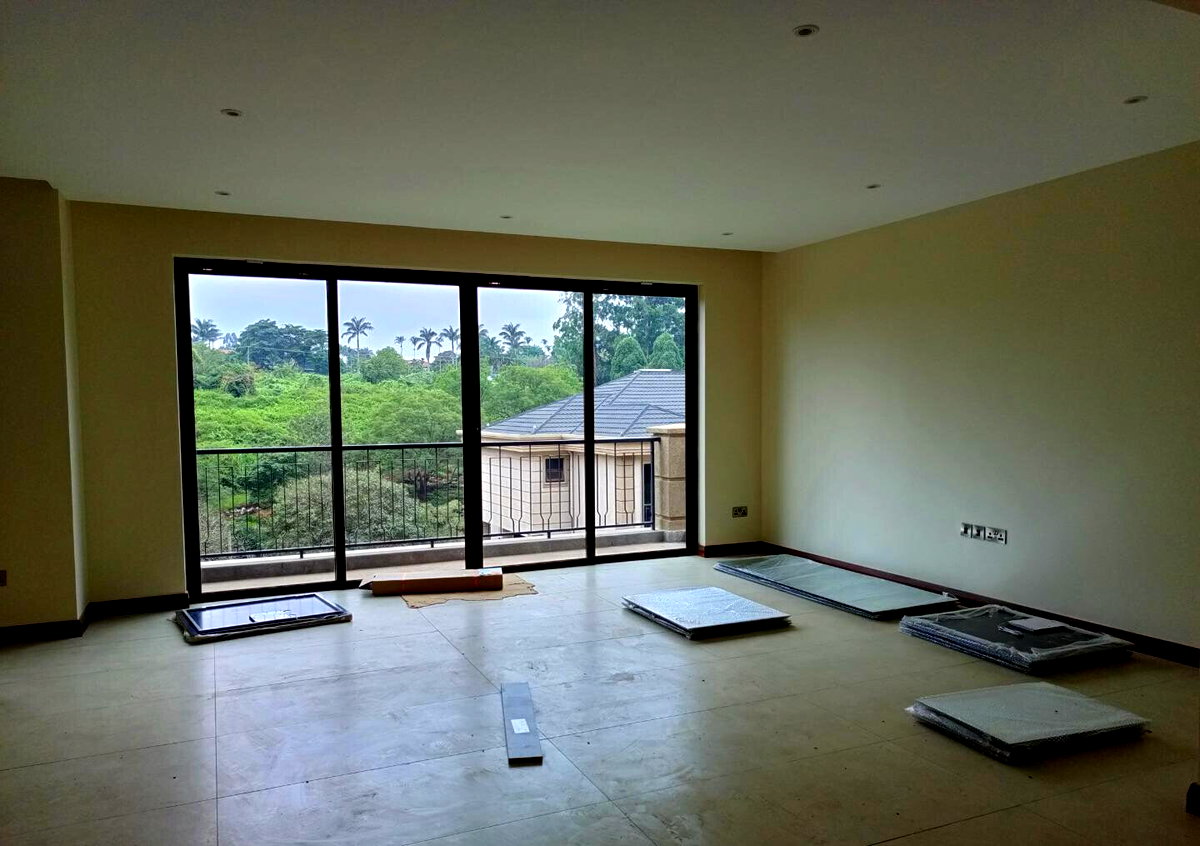 5BR Townhouse with Basement Entertainment & DSQ - Kitisuru