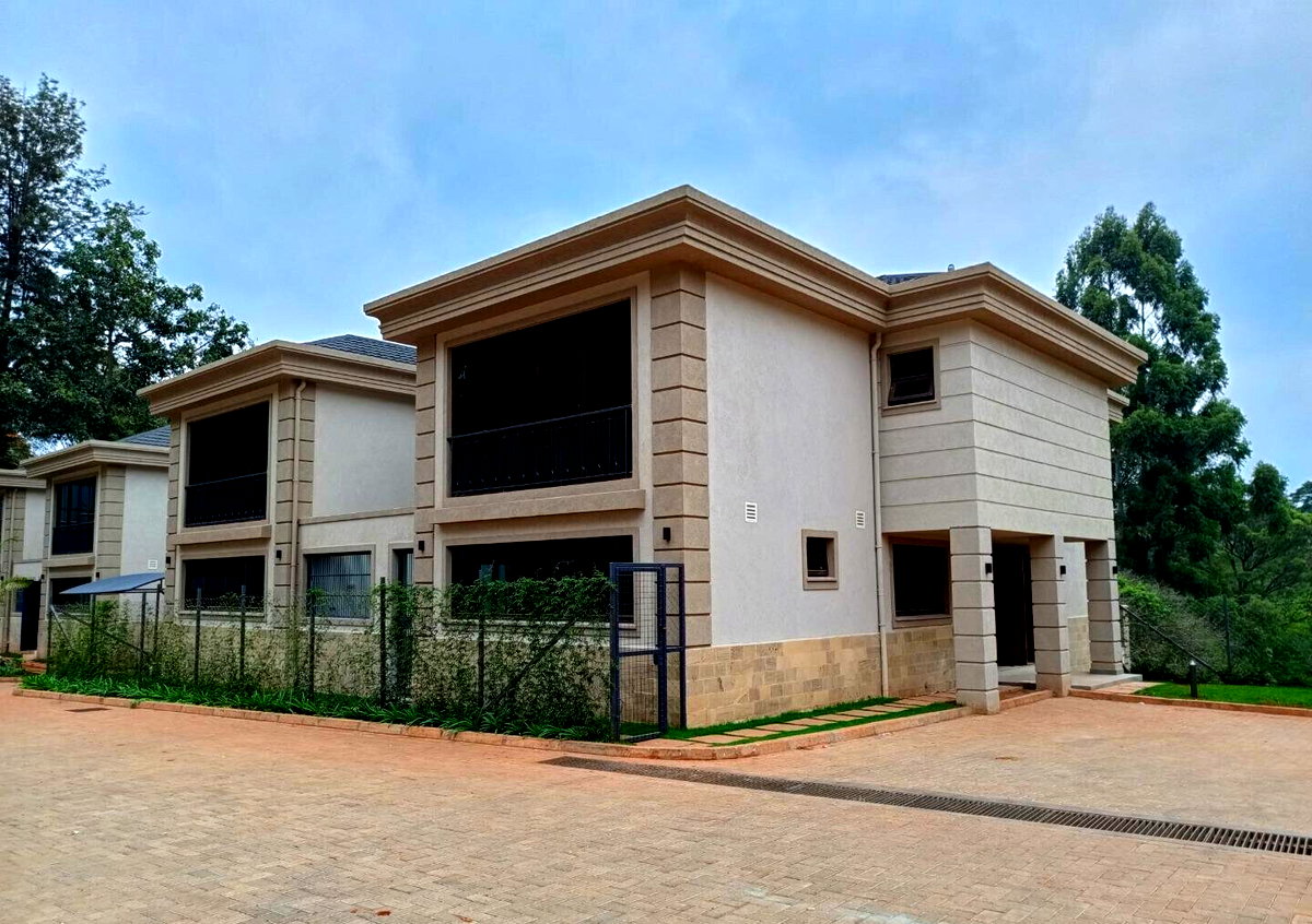 5BR Townhouse with Basement Entertainment & DSQ - Kitisuru