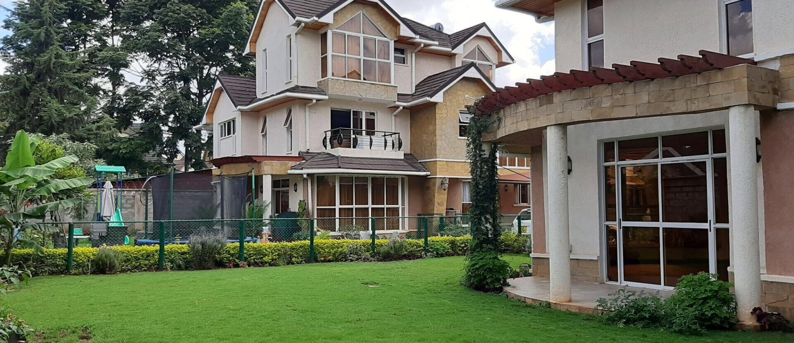 5-Ensuite Townhouse with Fireplace & Walk-in Closets - Lavington