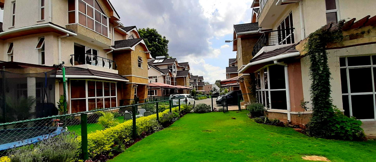 5-Ensuite Townhouse with Fireplace & Walk-in Closets - Lavington