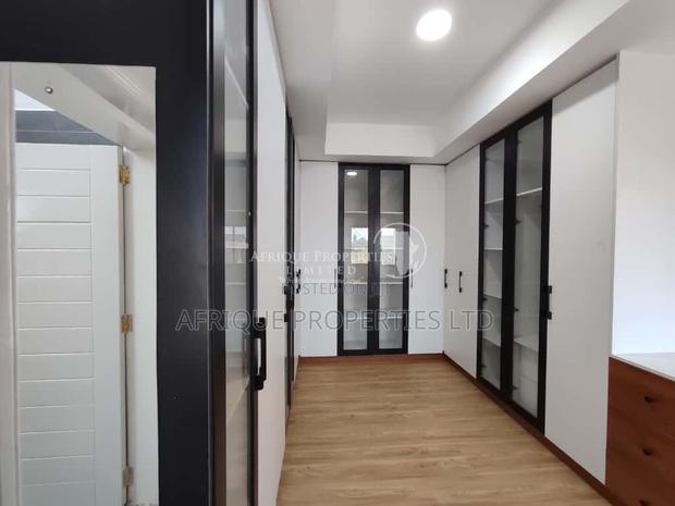 5bdrm Mansion in Thika Greens for rent