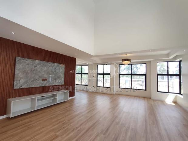 5bdrm Mansion in Thika Greens for rent