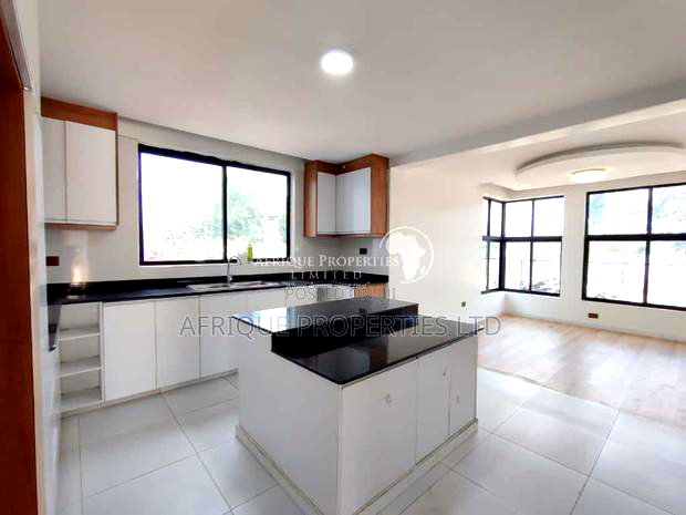 5bdrm Mansion in Thika Greens for rent