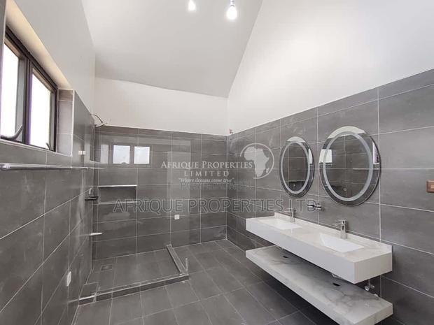 5bdrm Mansion in Thika Greens for rent