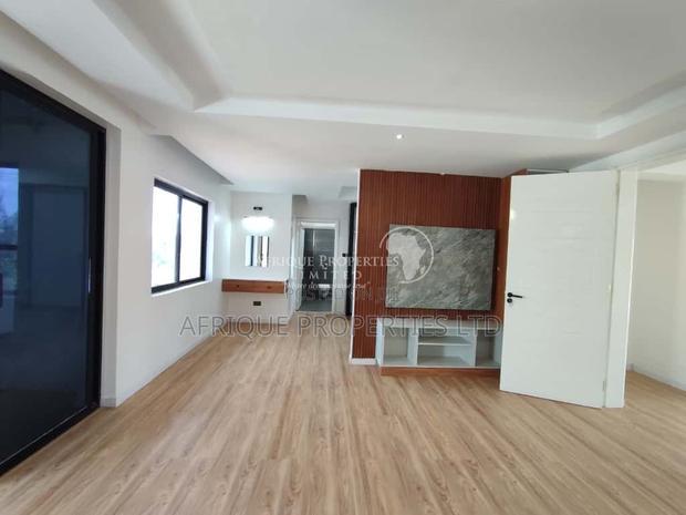 5bdrm Mansion in Thika Greens for rent