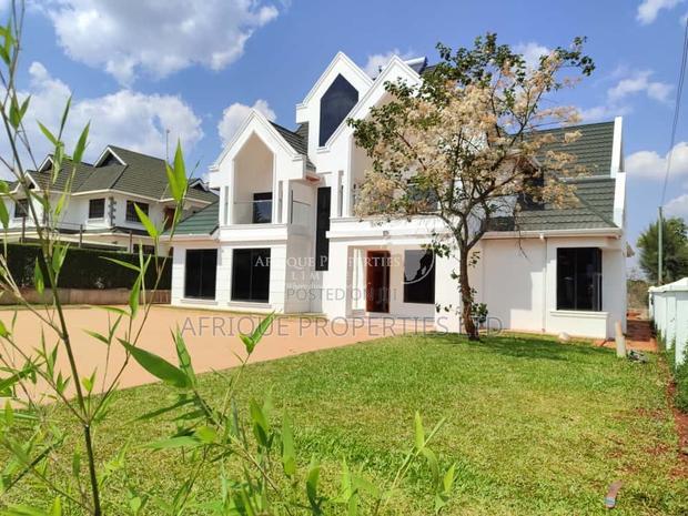 5bdrm Mansion in Thika Greens for rent