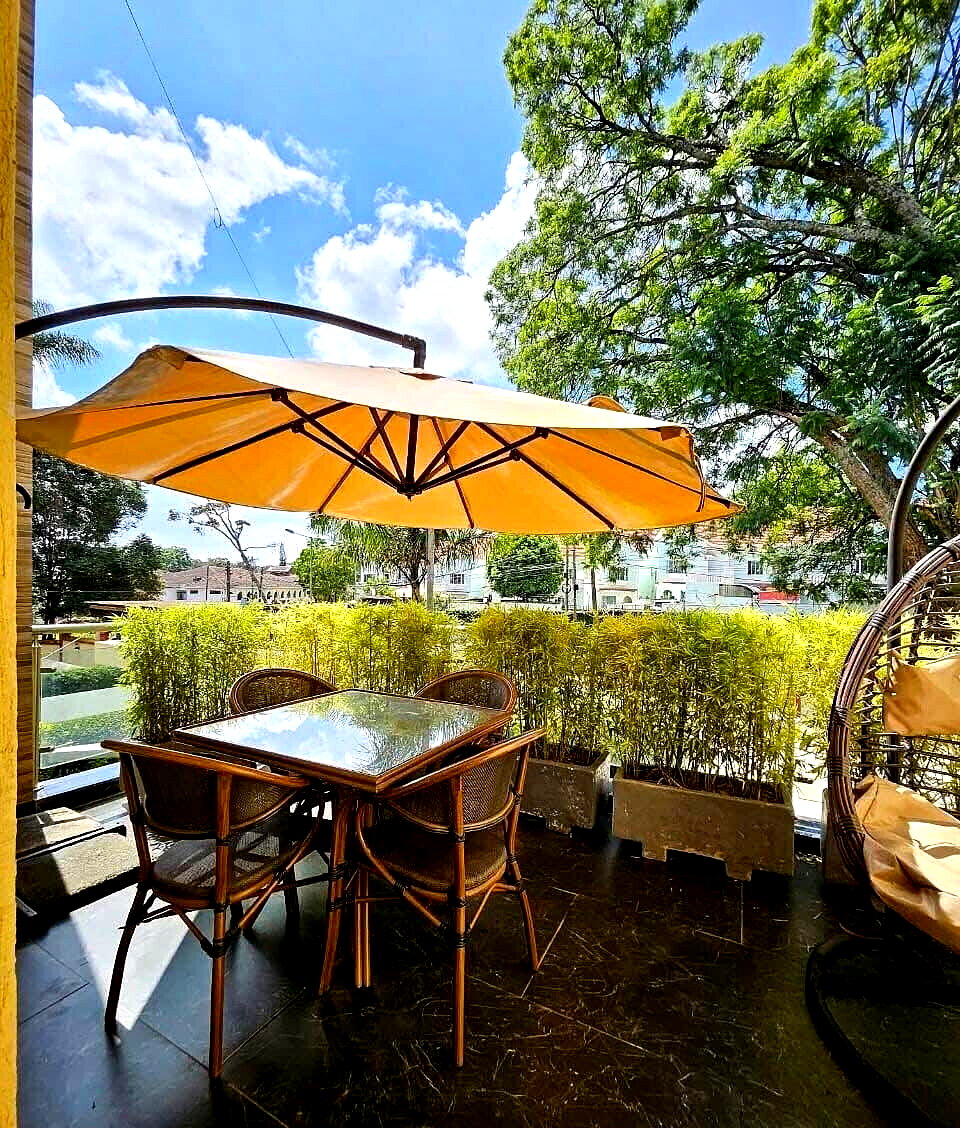 Pet-Friendly 5-Ensuite Townhouse with DSQ & Private Garden - Lavington