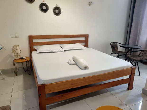 Studio Airbnb for Sale, Running Business