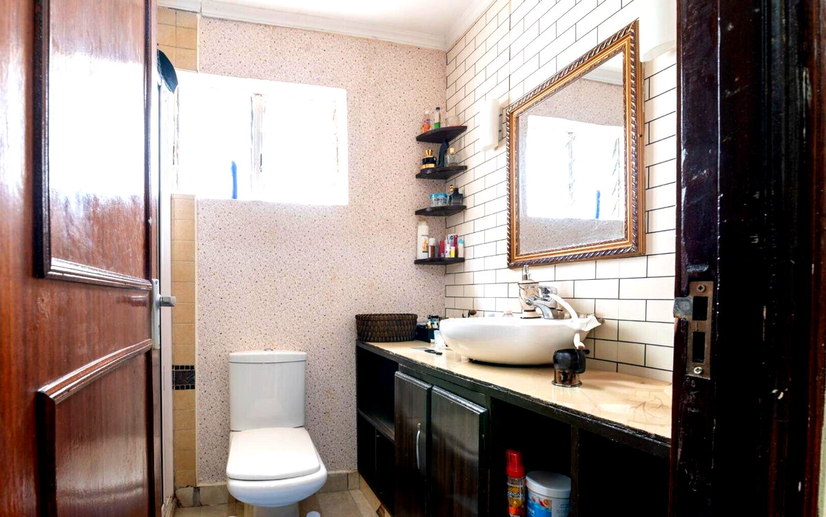 Classic 5-Bed Townhouse with Cabro Paving & Separate Compound - Lavington