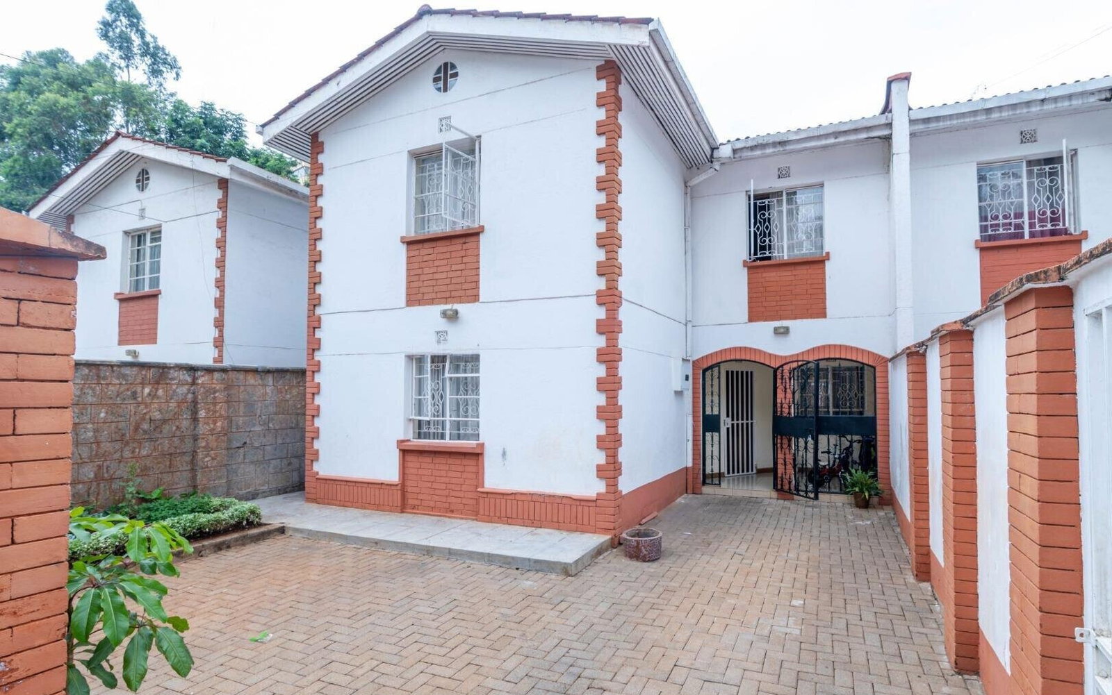 Classic 5-Bed Townhouse with Cabro Paving & Separate Compound - Lavington