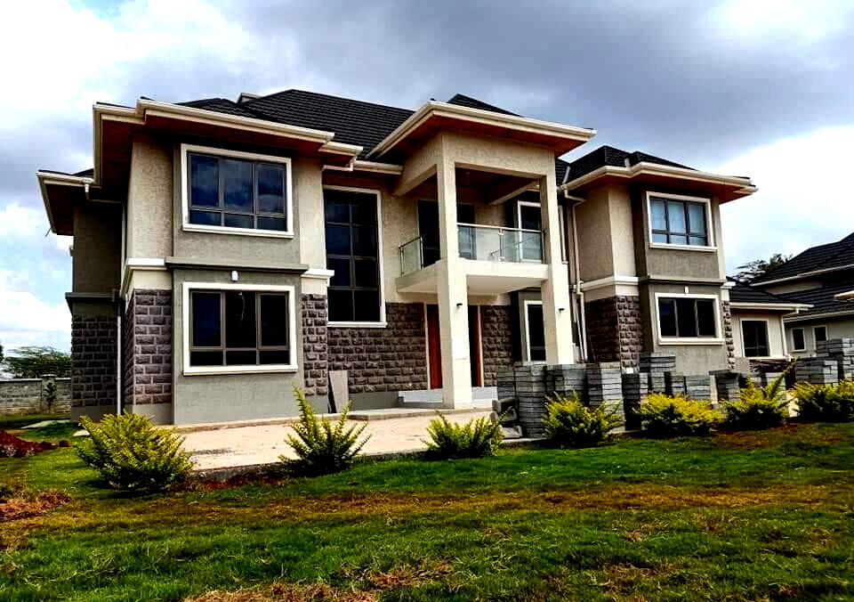 5-Ensuite Townhouse with DSQ & Study on Half-Acre – Karen