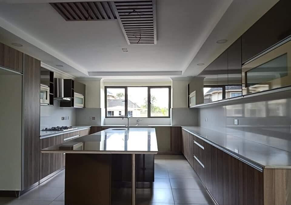 5-Ensuite Townhouse with DSQ & Study on Half-Acre – Karen