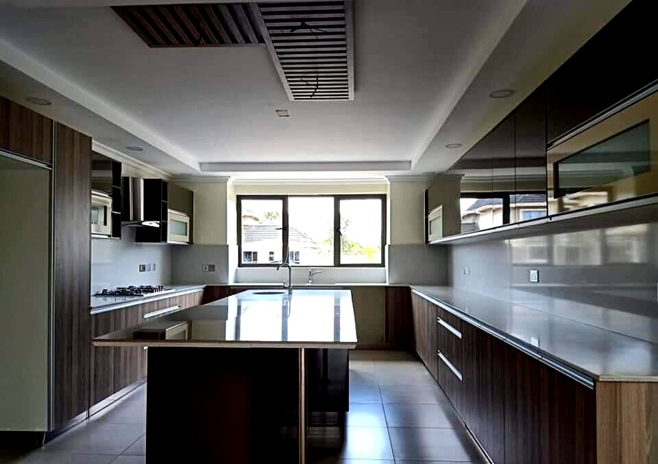 5-Ensuite Townhouse with DSQ & Study on Half-Acre – Karen