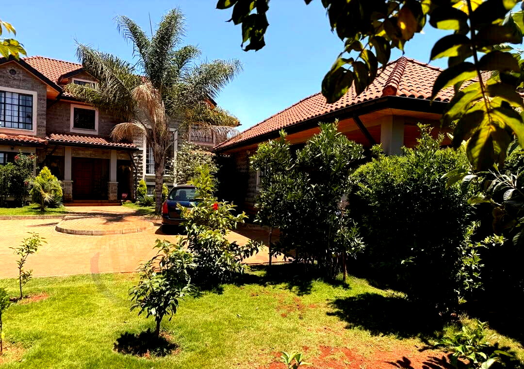4-Ensuite Townhouse with Home Office & DSQ – Karen Gated Community