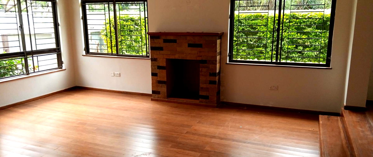 5-Ensuite Townhouse with Rooftop Terrace & Solar Panels - Lavington