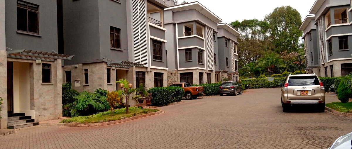 5-Ensuite Townhouse with Rooftop Terrace & Solar Panels - Lavington