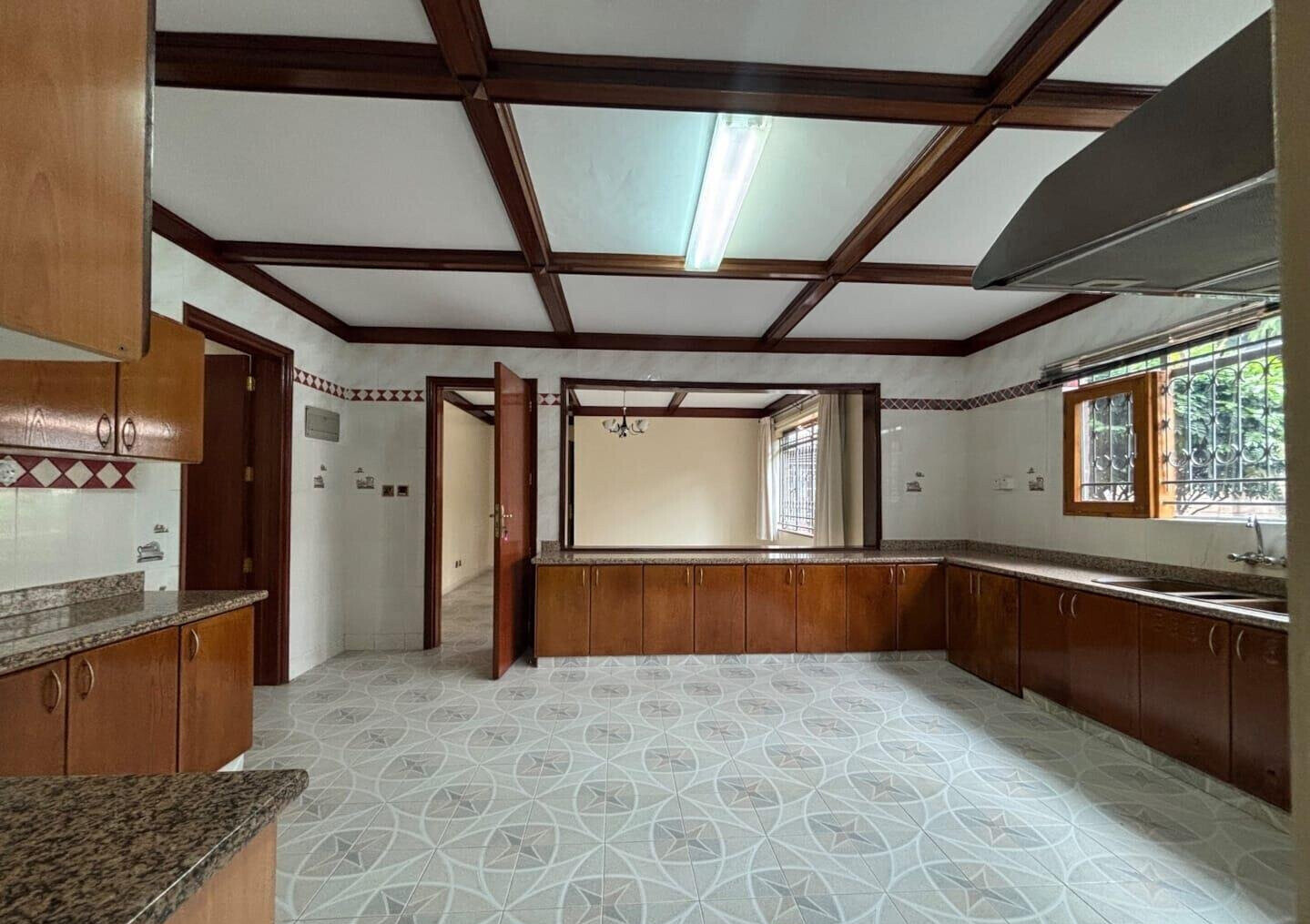 Half Acre 5BR Haven at KSh 500K