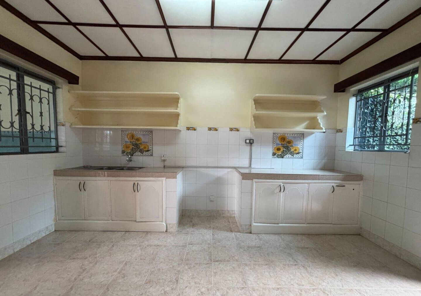 Half Acre 5BR Haven at KSh 500K