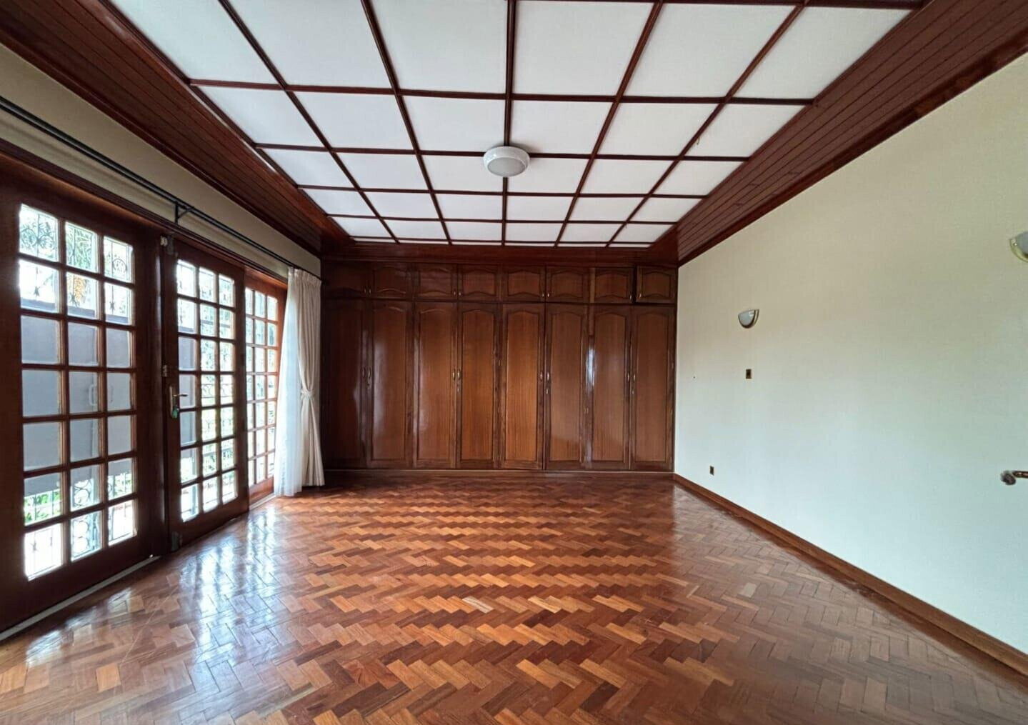 Half Acre 5BR Haven at KSh 500K
