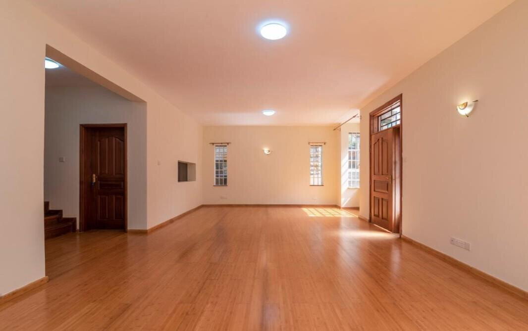 5BR All-Ensuite Townhouse with DSQ & Walk-in Closets - Kileleshwa