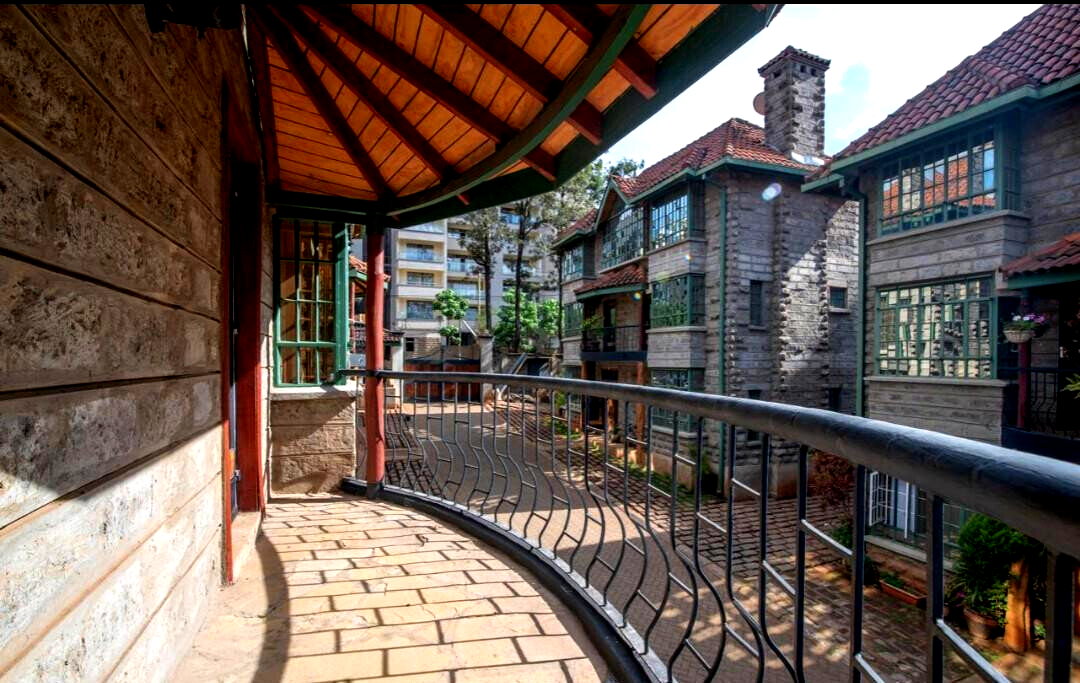 5BR All-Ensuite Townhouse with DSQ & Walk-in Closets - Kileleshwa