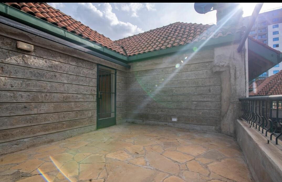 5BR All-Ensuite Townhouse with DSQ & Walk-in Closets - Kileleshwa