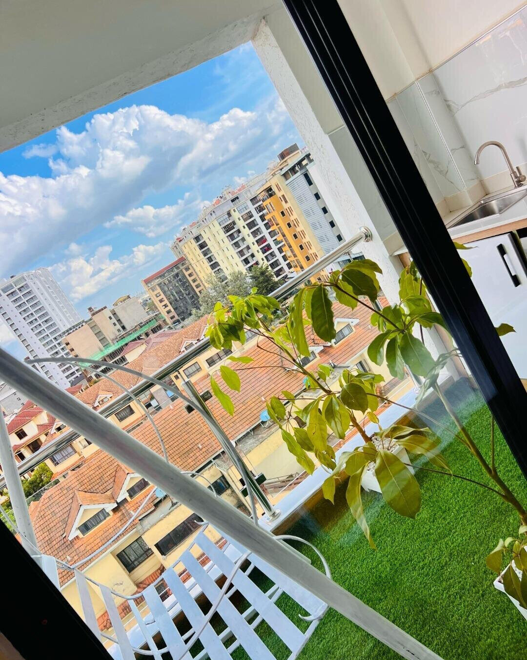 1BR with Gym, Pool & Backup Power - Kilimani