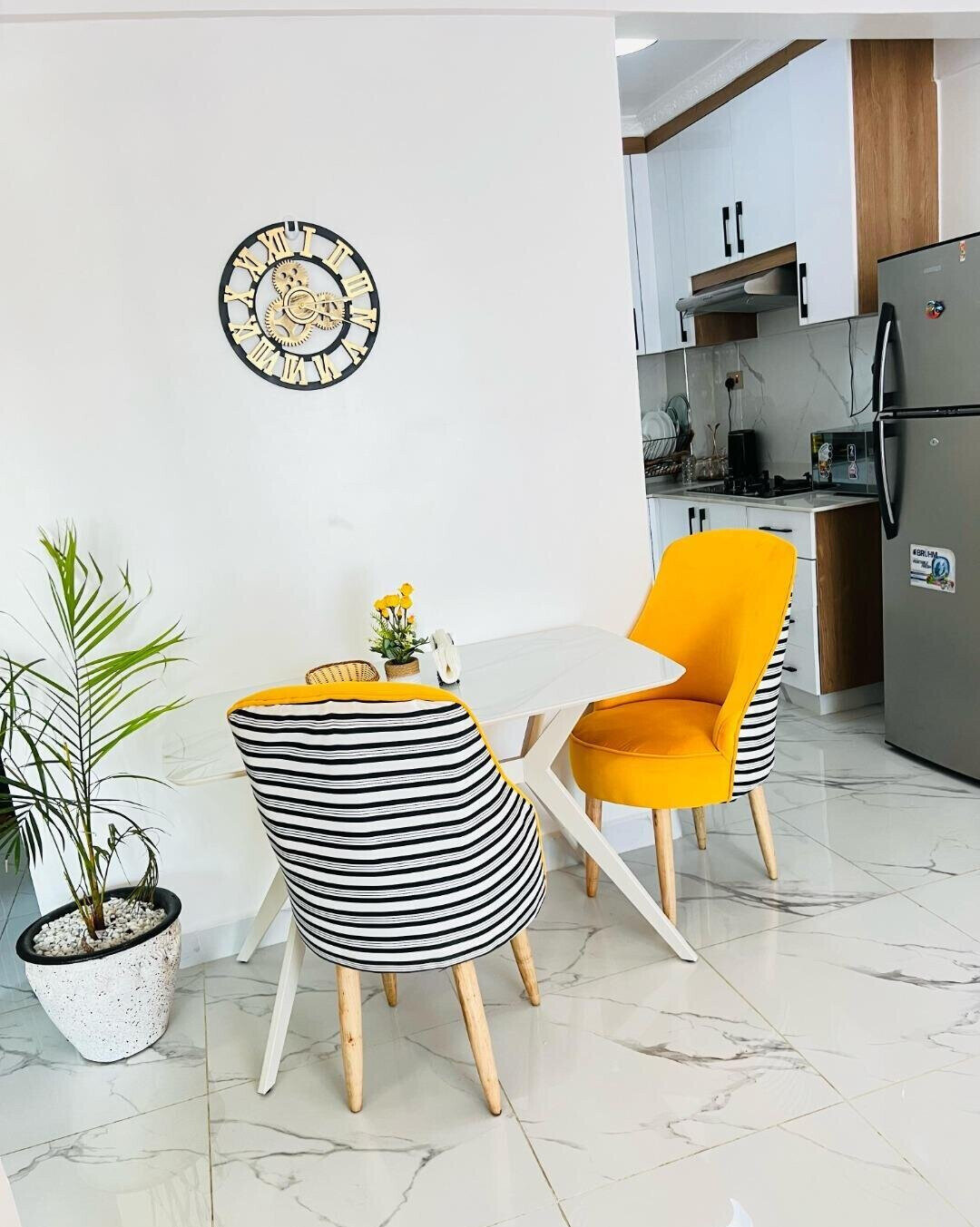 1BR with Gym, Pool & Backup Power - Kilimani