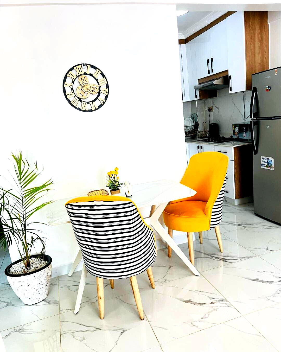 1BR with Gym, Pool & Backup Power - Kilimani