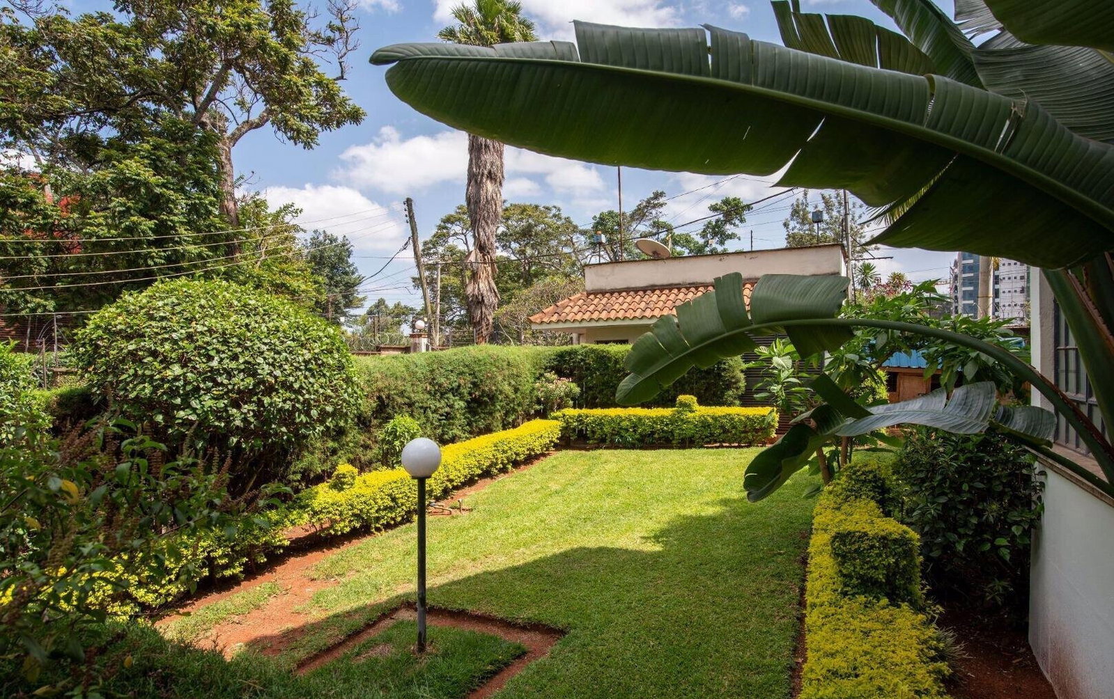 5BR All-Ensuite Villa with Pool & Borehole – Riverside Nairobi