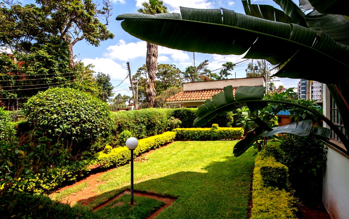 5BR All-Ensuite Villa with Pool & Borehole – Riverside Nairobi