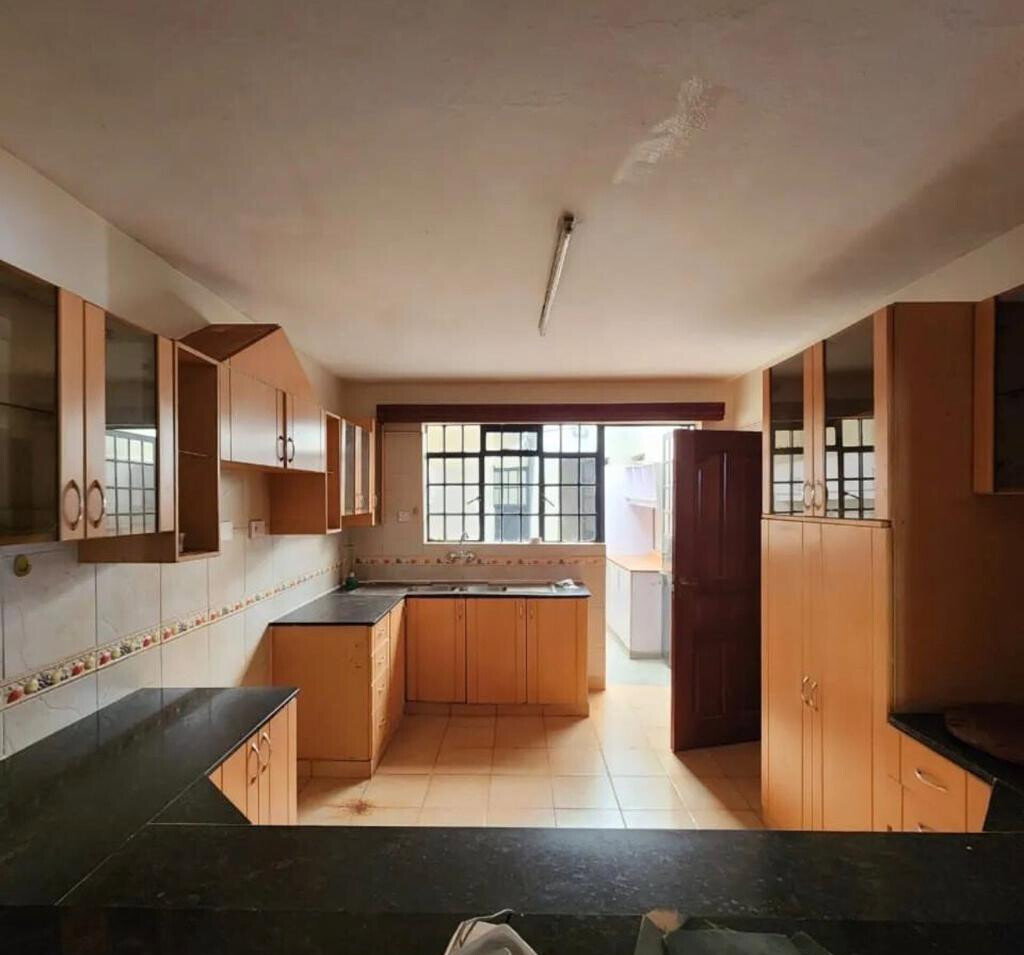 Pet-Friendly 5-Bed Townhouse with DSQ in Lavington Gated Community