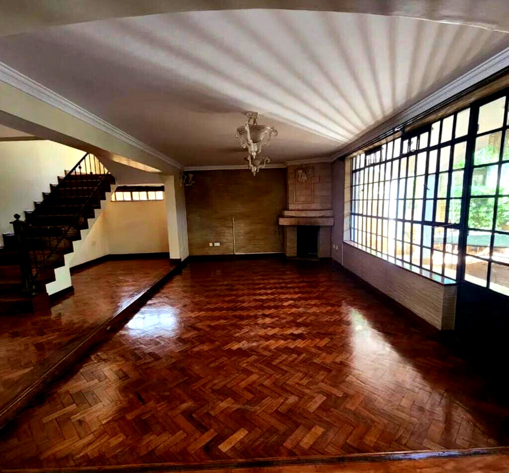 Pet-Friendly 5-Bed Townhouse with DSQ in Lavington Gated Community